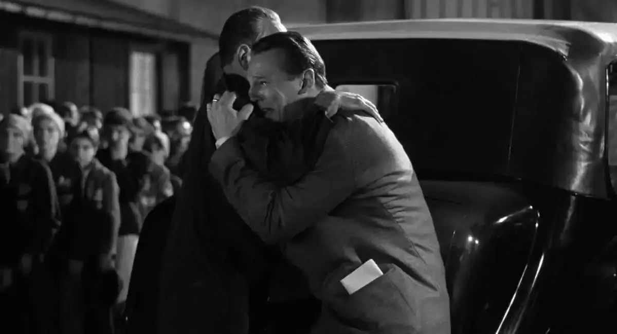 Schindlers-List-Ending_6c0c164bd2b597ee32b68b8b5755bd2e.webp