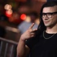 _(SKRILLEX)_